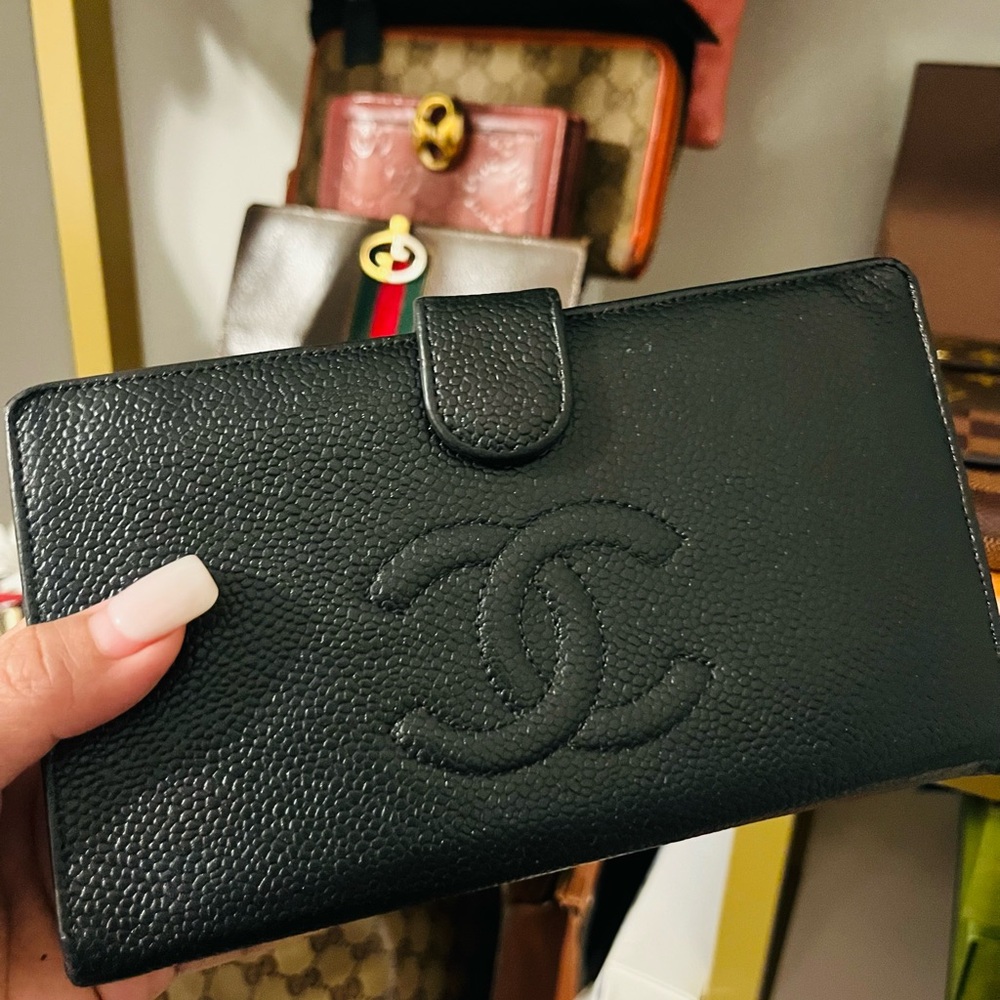 SOLD‼️CHANEL Textured Black Leather Wallet